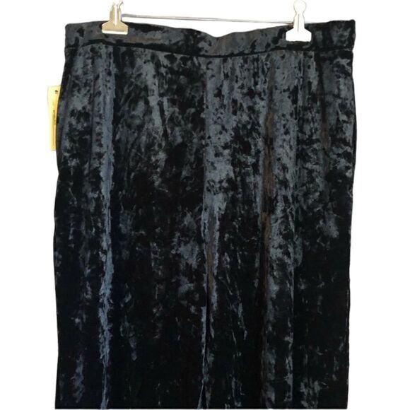 NWT! Melissa Paige black velour pants - Picture 9 of 10